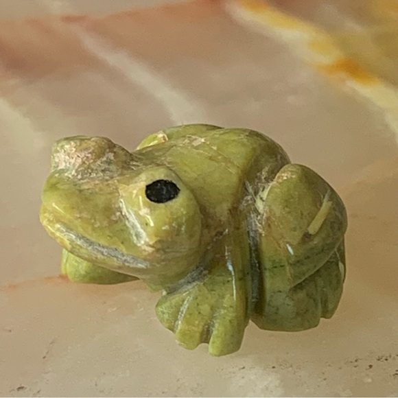 Vintage Hand Carved Frog Figurine Mini Southwest Stone Animal Fetish Serpentine - Picture 2 of 15